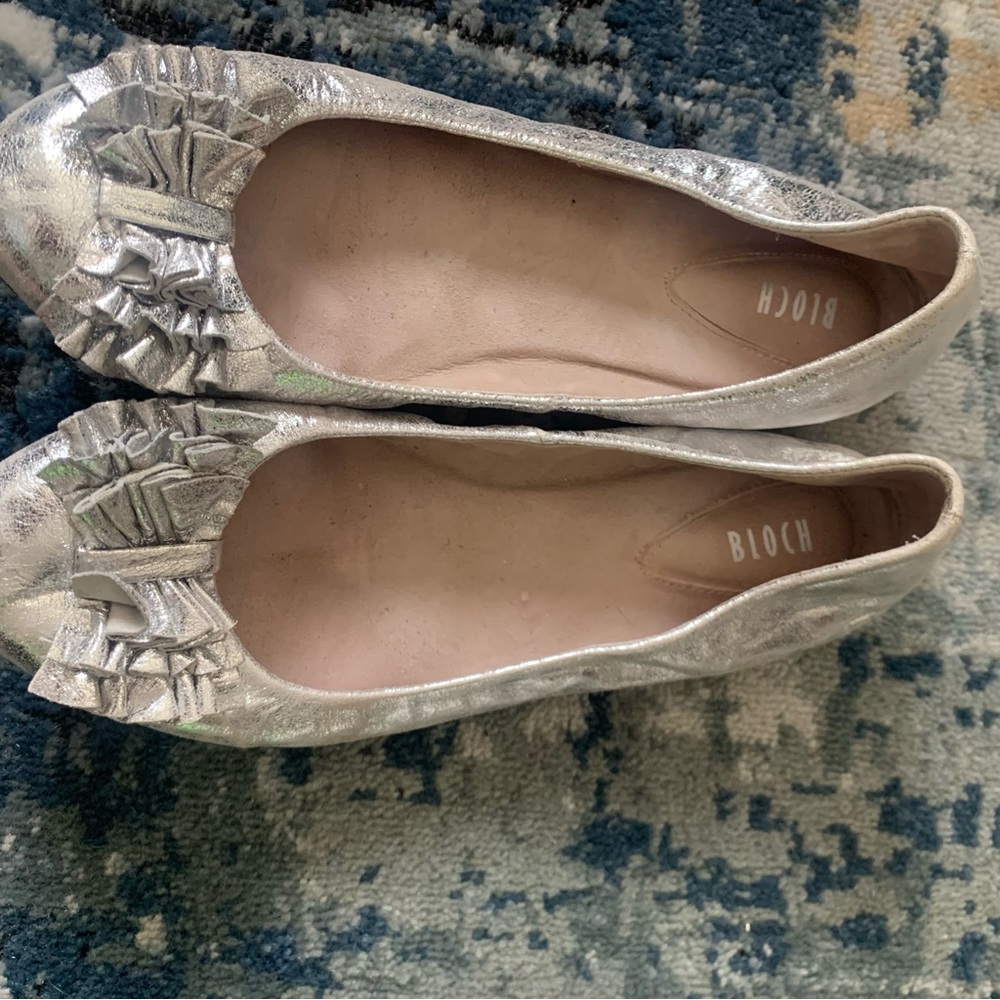 Bloch Silver Flats Size 38